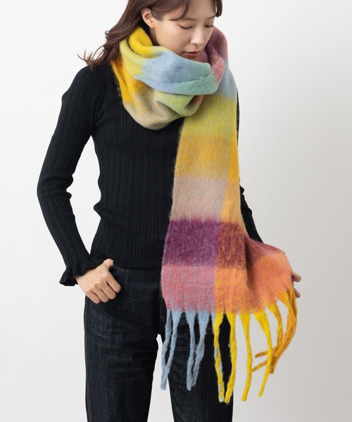 emonique（エモニーク）の「ボリューム フリンジ大判マフラー ブロックチェック ふわふわざっくり（マフラー・レディース・その他7/その他9/その他6/その他1/その他2/その他5/その他4/その他8/その他3/その他10・FREE）」の7枚目の写真