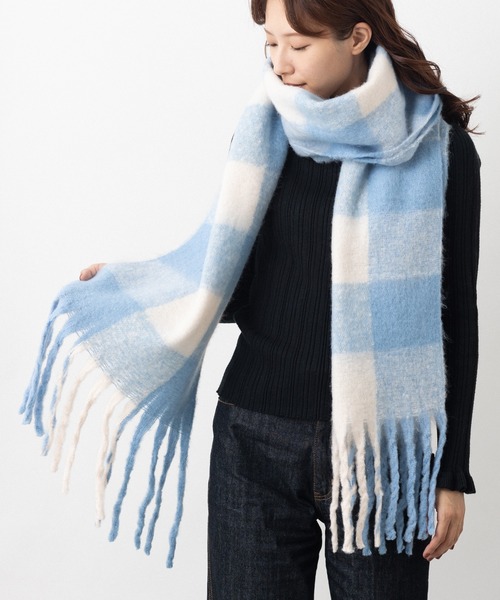 emonique（エモニーク）の「ボリューム フリンジ大判マフラー ブロックチェック ふわふわざっくり（マフラー・レディース・その他7/その他9/その他6/その他1/その他2/その他5/その他4/その他8/その他3/その他10・FREE）」の9枚目の写真