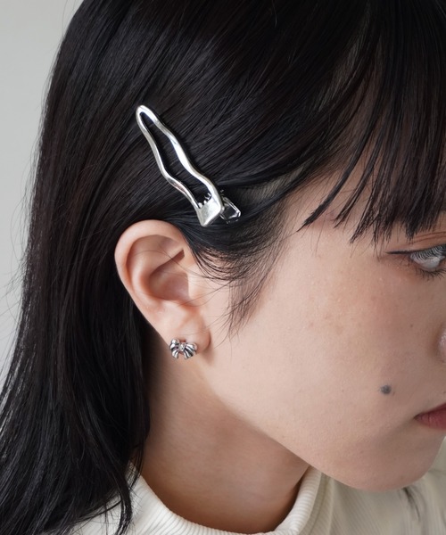 BARELY BLUE（ベアリーブルー）の「【 BARELY BLUE / ベアリーブルー 】 メタル ウェーブ ヘアピン（ヘアピン・レディース・B/A・FREE）」の4枚目の写真