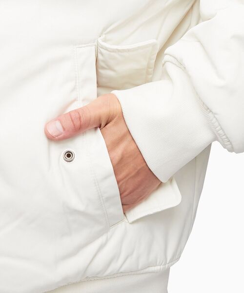 Calvin Klein（カルバン・クライン）の「リバーシブル シェルパ