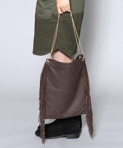 AMERICAN RAG CIE（アメリカンラグシー）の「AMERICAN RAG CIE2WAYフリンジレザー×ゴールドチェーンバッグ/202-AFH-AR-015【WEB限定】（ショルダーバッグ・レディース・ブラウン/ブラック・FREE）」の14枚目の写真