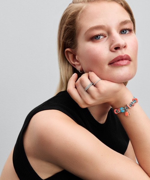 スパークリング ハギー フープ シルバー ピアス（ピアス（両耳用