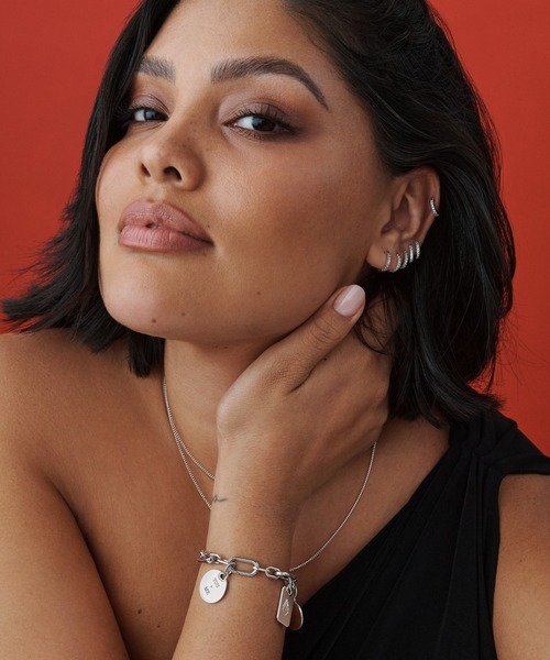 スパークリング ハギー フープ シルバー ピアス（ピアス（両耳用