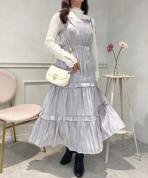 apres jour(アプレジュール)の「シャイニークロスキャミワンピース【ZOZOTOWN限定アイテム】(ワンピース・レディース・ブラック/サックスブルー/アイボリー・X-LARGE/フリー)」の3枚目の写真