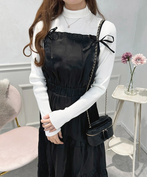 apres jour(アプレジュール)の「シャイニークロスキャミワンピース【ZOZOTOWN限定アイテム】(ワンピース・レディース・ブラック/サックスブルー/アイボリー・X-LARGE/フリー)」の13枚目の写真