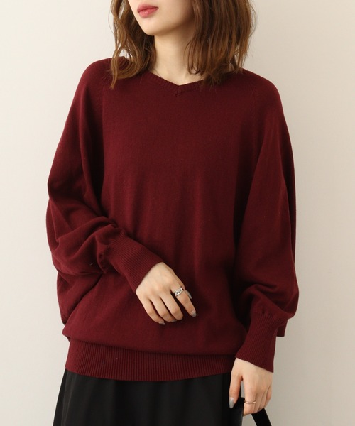 atONE（アットワン）の「atONE Vネックドルマン綿ニット プルオーバー セーター（ニット/セーター・レディース・ダークグリーン/グレイッシュベージュ/ブルー/杢グレー/ブラック/ネイビー/バーガンディー/ホワイト/マスタード・LL～3L/4L～5L/M～Ｌ）」の9枚目の写真