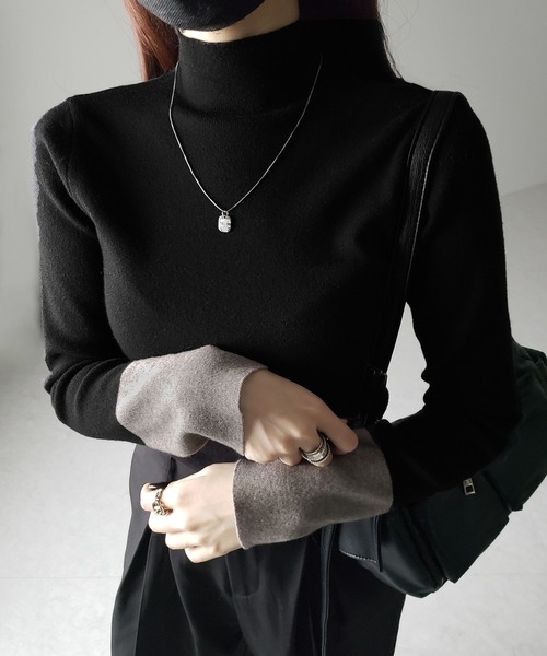 me+em select(ミームセレクト)の「【 2color 】袖配色バイカラープチハイネックリブニットトップス(ニット/セーター・レディース・ブラック/グレー・FREE)」の1枚目の写真