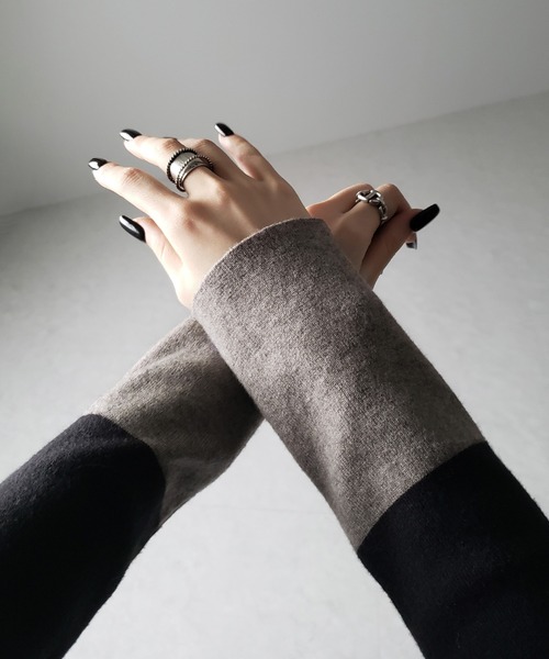 me+em select(ミームセレクト)の「【 2color 】袖配色バイカラープチハイネックリブニットトップス(ニット/セーター・レディース・ブラック/グレー・FREE)」の15枚目の写真