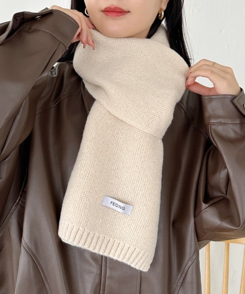 CLEA（クレア）の「ショートニットマフラー（マフラー・レディース・ブラック/ブルー/アイボリー/ホワイト/レッド/テラコッタ/ブラウン/グレー・FREE）」の3枚目の写真