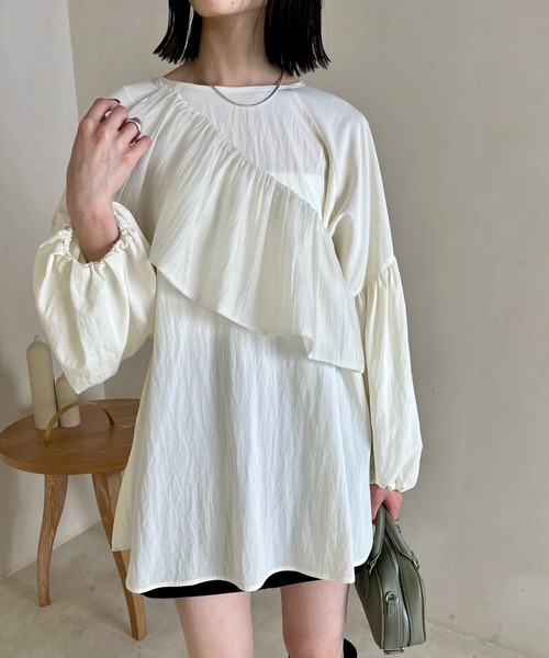 mystic（ミスティック）の「マルチフリルブラウス（シャツ/ブラウス・レディース・チャコールグレー/ベージュ/アイボリー・FREE）」の4枚目の写真