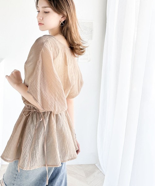classicalelf（クラシカルエルフ）の「凹凸のあるシアー素材が華やか。前後2way  Xラインギャザーボリュームブラウス（シャツ/ブラウス・レディース・ベージュ/ブラック/アイボリー/ピンクベージュ・LARGE/MEDIUM/SMALL/X-LARGE）」の10枚目の写真