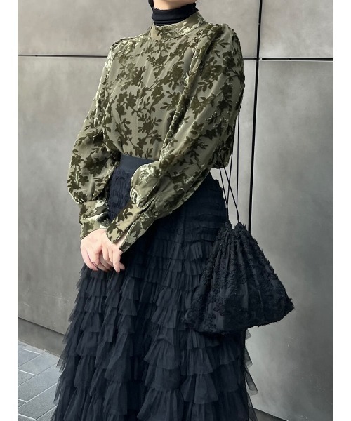 Ayla（アイラ）の「【軽やかな透け感】シアーフロッキージャカードブラウス（カーキ/グリーン）（シャツ/ブラウス・レディース・カーキ・FREE）」の2枚目の写真