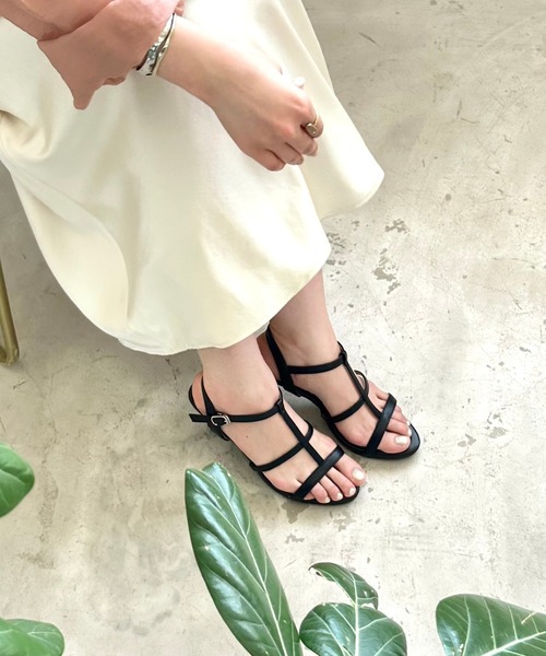 ブラックプラットフォームサンダル フューティアランド Futier Land もちふわっ厚底