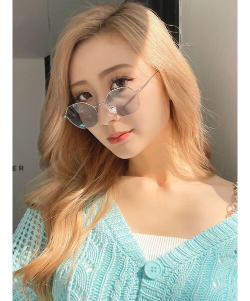 GYDA(ジェイダ)の「ラウンドカラーレンズサングラス(サングラス・レディース・ブラウン/ブルー・FREE)」の6枚目の写真