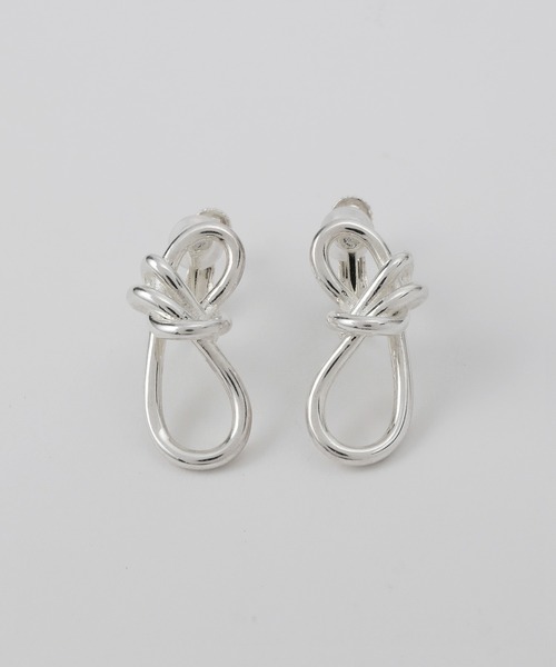 ROPE'（ロペ）の「ラインモチーフイヤリング【メディア掲載】（イヤリング・レディース・シルバー/ゴールド/シルバー系その他・FREE）」の6枚目の写真