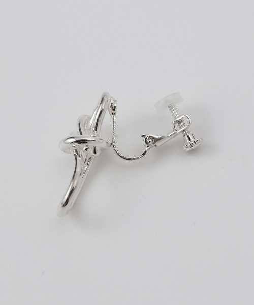 ROPE'（ロペ）の「ラインモチーフイヤリング【メディア掲載】（イヤリング・レディース・シルバー/ゴールド/シルバー系その他・FREE）」の8枚目の写真