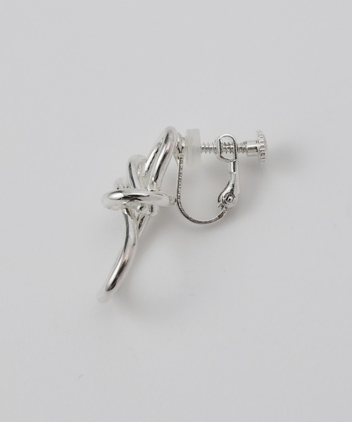 ROPE'（ロペ）の「ラインモチーフイヤリング【メディア掲載】（イヤリング・レディース・シルバー/ゴールド/シルバー系その他・FREE）」の9枚目の写真