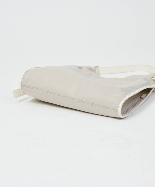 LOWELL things（ロウェル　シングス）の「【TVドラマ使用商品】Anfis/ナイロンサック/クロスボディバッグ/ショルダーバッグ（トートバッグ・レディース・ブラック/ダークベージュ/アイボリー・フリー）」の7枚目の写真