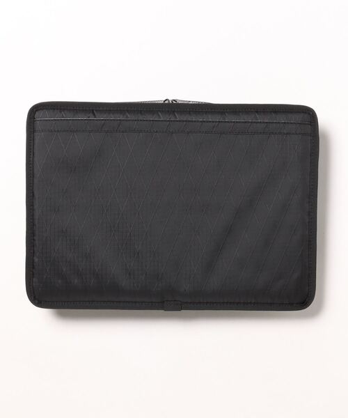 ADAM ET ROPE'(アダムエロペ)の「【PHILMENT/フィルメント】SD SLEEVE for totebag(ポーチ・メンズ・ブラック・FREE)」の2枚目の写真