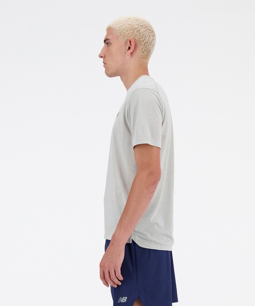 NEW BALANCE(ニューバランス)の「Athletics ショートスリーブTシャツ(Tシャツ/カットソー・メンズ・ブラック/ライトブルー/モカ/ネイビー/ライトグレー・SMALL/MEDIUM/LARGE/X-LARGE)」の22枚目の写真