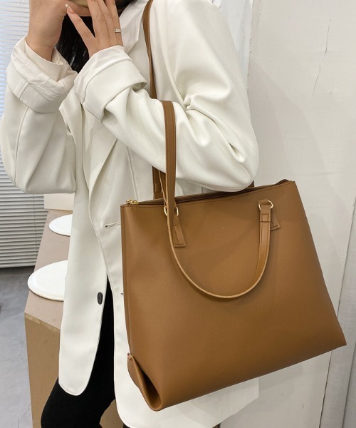 Per sist ence（パーシエンス）の「フェイクレザーシンプルA4トートバッグ（トートバッグ・レディース・ブラック/ダークブラウン/キャメル/ベージュ・FREE）」の9枚目の写真