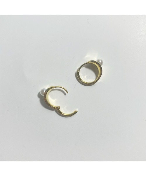 tone(トーン)の「【Laugh】SV925 Pearl hoop pierce (MA)(ピアス(両耳用)・レディース・ゴールド/シルバー・FREE)」の5枚目の写真