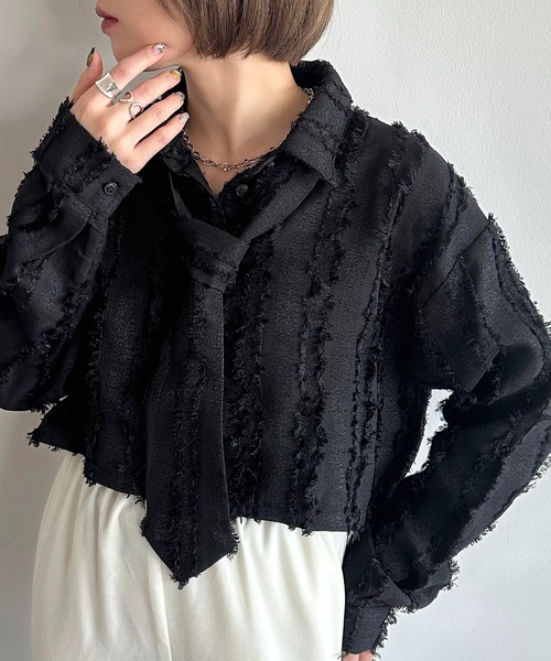 apres jour mignon(アプレジュールミニョン)の「ジャガードネクタイセットクロップドシャツ【ZOZOTOWN限定アイテム】(シャツ/ブラウス・レディース・アイボリー/ライトパープル/ブラック・フリー/X-LARGE)」の3枚目の写真