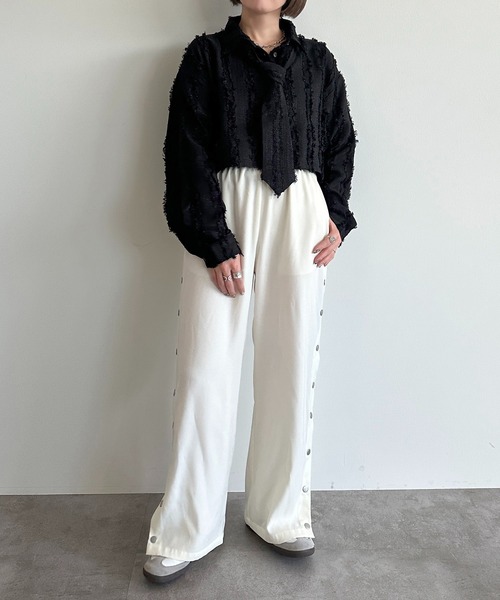 apres jour mignon(アプレジュールミニョン)の「ジャガードネクタイセットクロップドシャツ【ZOZOTOWN限定アイテム】(シャツ/ブラウス・レディース・アイボリー/ライトパープル/ブラック・フリー/X-LARGE)」の17枚目の写真