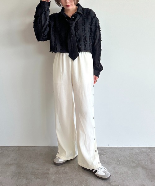 apres jour mignon(アプレジュールミニョン)の「ジャガードネクタイセットクロップドシャツ【ZOZOTOWN限定アイテム】(シャツ/ブラウス・レディース・アイボリー/ライトパープル/ブラック・フリー/X-LARGE)」の18枚目の写真