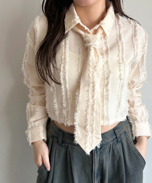 apres jour mignon(アプレジュールミニョン)の「ジャガードネクタイセットクロップドシャツ【ZOZOTOWN限定アイテム】(シャツ/ブラウス・レディース・アイボリー/ライトパープル/ブラック・フリー/X-LARGE)」の5枚目の写真