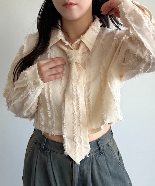 apres jour mignon(アプレジュールミニョン)の「ジャガードネクタイセットクロップドシャツ【ZOZOTOWN限定アイテム】(シャツ/ブラウス・レディース・アイボリー/ライトパープル/ブラック・フリー/X-LARGE)」の7枚目の写真