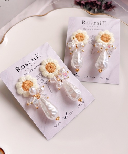 tone(トーン)の「【RosraiE】フラワーモチーフ バロックドロップパール イヤリング(MA)(イヤリング・レディース・イエロー/アイボリー・FREE)」の8枚目の写真