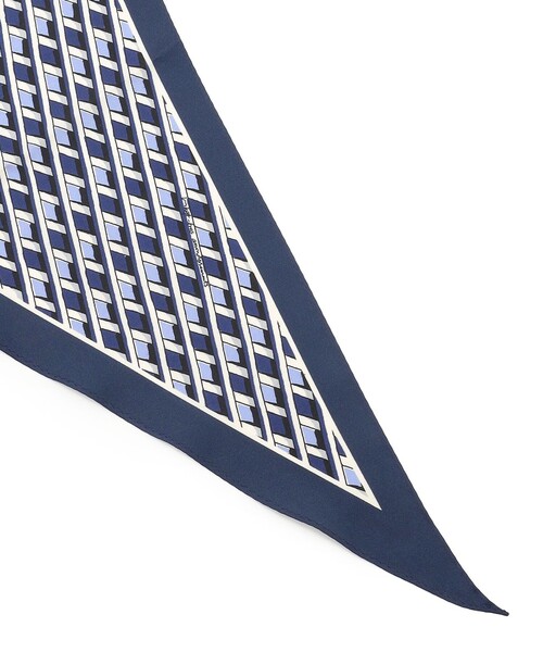 23区(ニジュウサンク)の「Ratti コラージュプリント スカーフ(バンダナ/スカーフ・レディース・ダークブラウン系5/ブルー系5・F)」の11枚目の写真