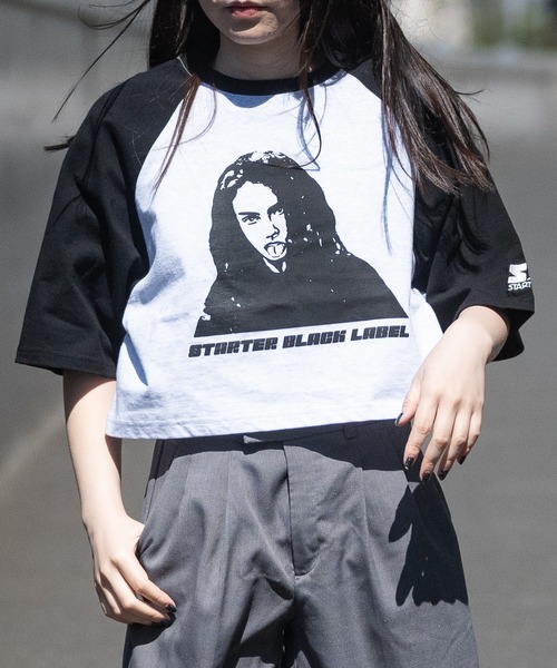 JOHN'S CLOSET(ジョンズクローゼット)の「【t】〔STARTER BLACK LABEL〕ショート丈 ラグラン/リンガー 半袖 プリントTシャツ(Tシャツ/カットソー・レディース・ブラック系1/ホワイト系4/ホワイト系1/アイボリー/ホワイト系2/チャコールグレー/ホワイト系3/クリーム・LARGE/MEDIUM)」の4枚目の写真