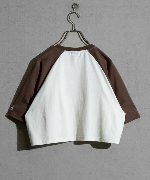 JOHN'S CLOSET(ジョンズクローゼット)の「【t】〔STARTER BLACK LABEL〕ショート丈 ラグラン/リンガー 半袖 プリントTシャツ(Tシャツ/カットソー・レディース・ブラック系1/ホワイト系4/ホワイト系1/アイボリー/ホワイト系2/チャコールグレー/ホワイト系3/クリーム・LARGE/MEDIUM)」の9枚目の写真