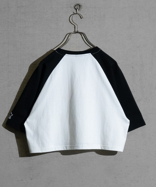 JOHN'S CLOSET(ジョンズクローゼット)の「【t】〔STARTER BLACK LABEL〕ショート丈 ラグラン/リンガー 半袖 プリントTシャツ(Tシャツ/カットソー・レディース・ブラック系1/ホワイト系4/ホワイト系1/アイボリー/ホワイト系2/チャコールグレー/ホワイト系3/クリーム・LARGE/MEDIUM)」の10枚目の写真