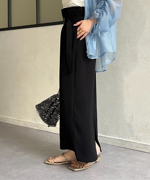 Thevon(ゼボン)の「ベルト付きハイウエストナロースカート(スカート・レディース・イエロー/ブラック/グレイッシュベージュ/グレー・FREE)」の16枚目の写真