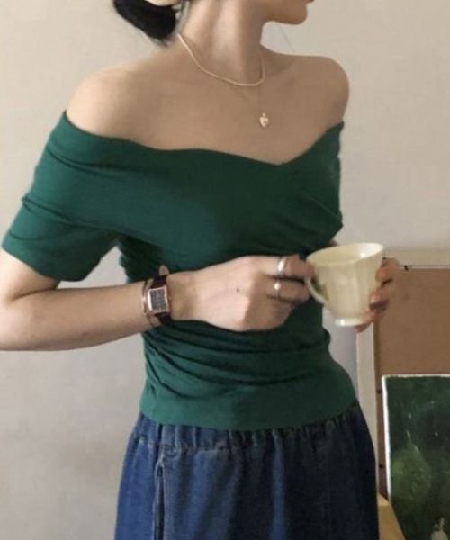 deux amour(ドゥーザムール)の「オフショルダーカシュクール半袖トップス(Tシャツ/カットソー・レディース・ブラック/レッド/グリーン/ホワイト・FREE)」の6枚目の写真
