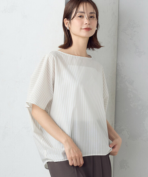 COMME CA ISM(コムサイズム)の「ストライプ柄 ニュアンス Tブラウス(シャツ/ブラウス・レディース・ブラック×ベージュ/ネイビー×ホワイト/ホワイト×グレー・FREE)」の4枚目の写真
