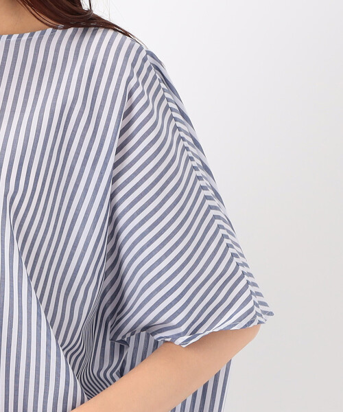 COMME CA ISM(コムサイズム)の「ストライプ柄 ニュアンス Tブラウス(シャツ/ブラウス・レディース・ブラック×ベージュ/ネイビー×ホワイト/ホワイト×グレー・FREE)」の15枚目の写真