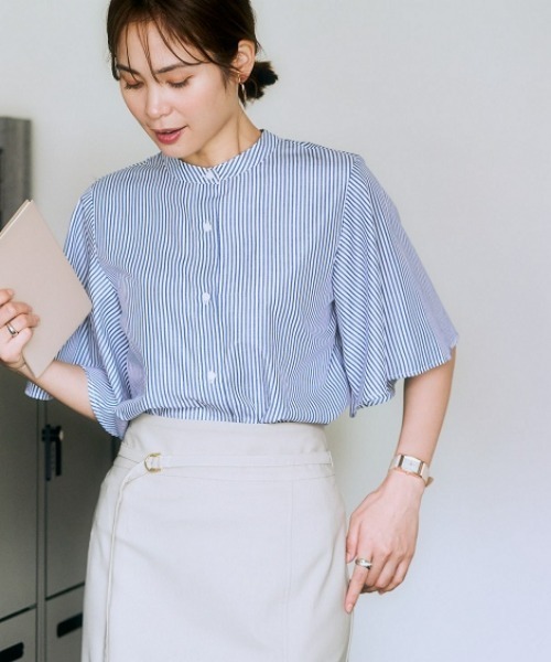 7days Life Styling（セブンデイズライフスタイリング）の「お手入れしやすいフレアスリーブブラウス（接触冷感・吸汗速乾・イージーケア・ＵＶ・ウォッシャブル）（シャツ/ブラウス・レディース・ネイビー系/オフホワイト/サックスブルー・LL/S/M/L）」の4枚目の写真