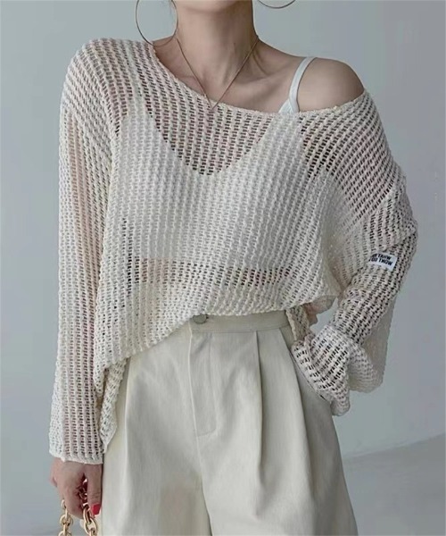 Ritzy(リッツィー)の「オーバーサイズ シアートップス(Tシャツ/カットソー・レディース・アイボリー/ピンク/ブルー/ブラック・FREE)」の2枚目の写真