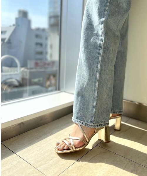 R&E（アールアンドイー）の「【R&E】ナローコードクロスストラップヒールサンダル（サンダル・レディース・ゴールド/シルバー/ホワイト/ブラック・S/LL/L/M）」の17枚目の写真