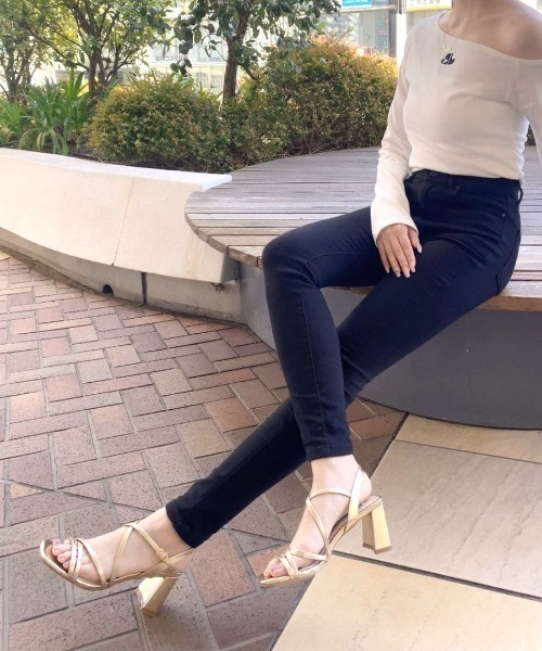 R&E（アールアンドイー）の「【R&E】ナローコードクロスストラップヒールサンダル（サンダル・レディース・ゴールド/シルバー/ホワイト/ブラック・S/LL/L/M）」の16枚目の写真