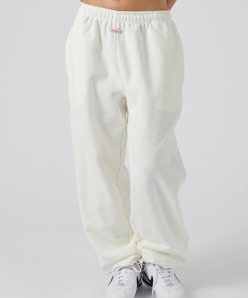 FCMM(エフシーエムエム)の「FCMM BASIC SWEATPANTS/エフシーエムエムベーシックスウェットパンツ(スウェットパンツ・レディース・ブラック/ライトグレー/ホワイト・LARGE/MEDIUM)」の2枚目の写真