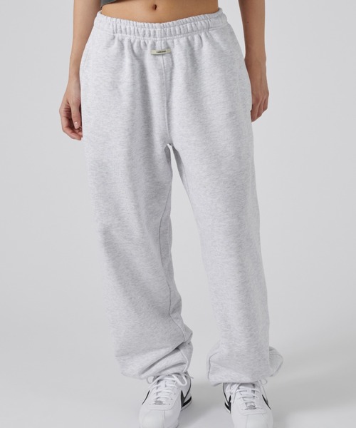 FCMM(エフシーエムエム)の「FCMM BASIC SWEATPANTS/エフシーエムエムベーシックスウェットパンツ(スウェットパンツ・レディース・ブラック/ライトグレー/ホワイト・LARGE/MEDIUM)」の3枚目の写真