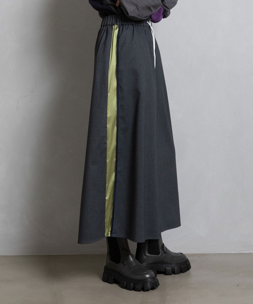 MARECHAL TERRE(マルシャルテル)の「ラインスカート(スカート・レディース・チャコールグレー/ネイビー系/ブラック/グレー系その他・MEDIUM)」の2枚目の写真