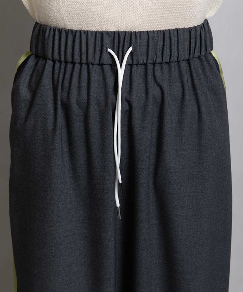 MARECHAL TERRE(マルシャルテル)の「ラインスカート(スカート・レディース・チャコールグレー/ネイビー系/ブラック/グレー系その他・MEDIUM)」の15枚目の写真