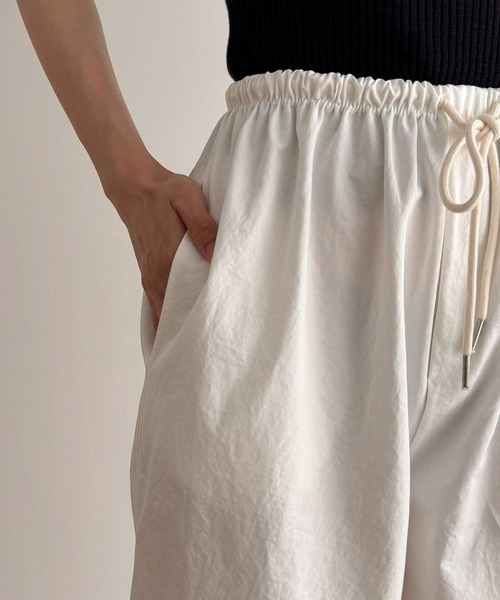 CANAL JEAN(キャナルジーン)の「El mar コットンストレートイージーパンツ(その他パンツ・レディース・チャコールグレー/ホワイト/ネイビー・ONE SIZE)」の17枚目の写真