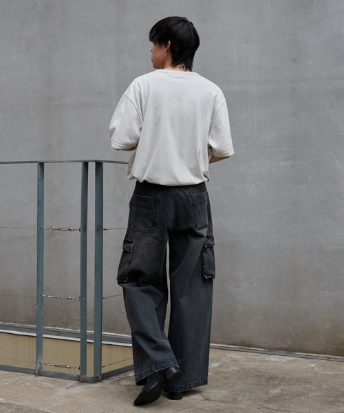 COLONY 2139（コロニートゥーワンスリーナイン）の「ワイドストレートカーゴデニム（デニムパンツ・メンズ・ブルー/ブラック系その他・LARGE/MEDIUM）」の16枚目の写真